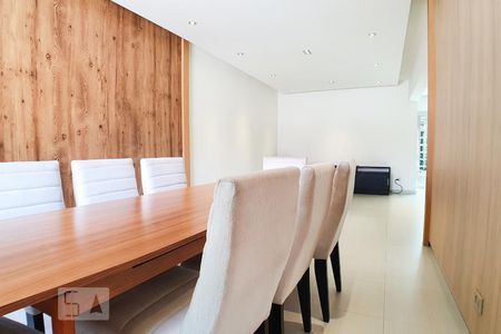 Sala  de casa à venda com 3 quartos, 200m² em Parque Boturussu, São Paulo