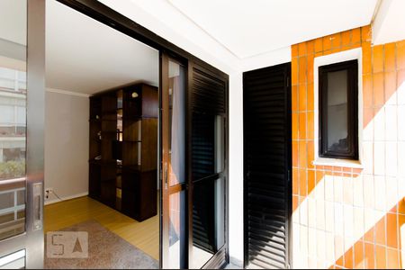 Sacada da sala de apartamento à venda com 2 quartos, 60m² em Higienópolis, São Paulo