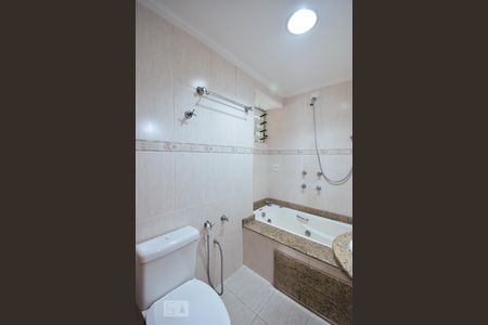 Banheiro de apartamento para alugar com 2 quartos, 73m² em Pinheiros, São Paulo