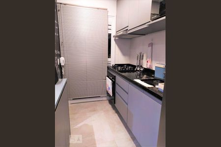 Cozinha de apartamento para alugar com 1 quarto, 42m² em Jardim da Gloria, São Paulo