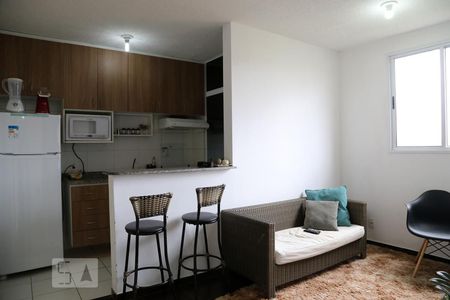 Sala de apartamento à venda com 2 quartos, 47m² em Vila Pirajussara, São Paulo