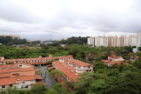 Vista  de apartamento à venda com 2 quartos, 47m² em Vila Pirajussara, São Paulo