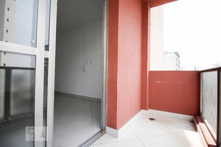 Sacada da sala de apartamento à venda com 2 quartos, 65m² em Parque Imperial, São Paulo