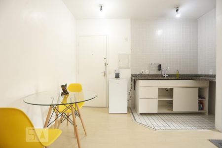 Cozinha de kitnet/studio para alugar com 1 quarto, 30m² em Vila Buarque, São Paulo