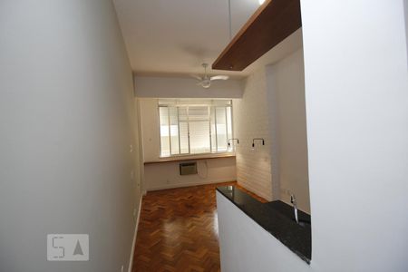 Sala de kitnet/studio para alugar com 1 quarto, 24m² em Centro, Rio de Janeiro