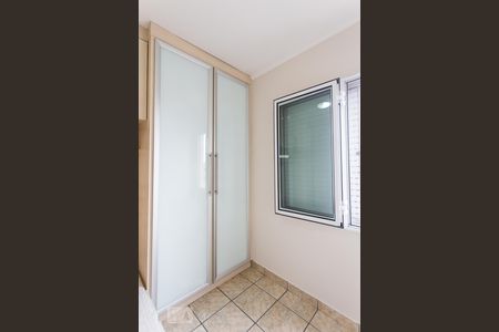 Quarto 1 de apartamento para alugar com 2 quartos, 56m² em Vila Bertioga, São Paulo