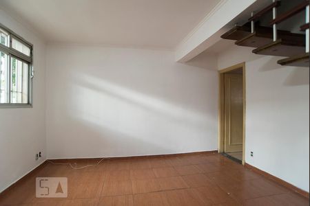 Sala de casa à venda com 2 quartos, 90m² em Vila Bertioga, São Paulo