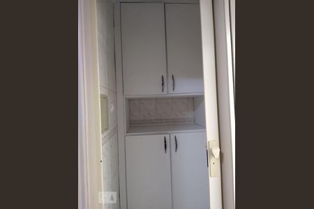 Casa à venda com 176m², 3 quartos e sem vaga Casa à venda com 176m², 3 quartos e sem vagaDispensa