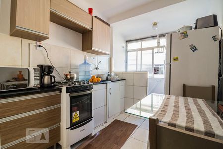 Cozinha de apartamento à venda com 2 quartos, 55m² em Cristal, Porto Alegre