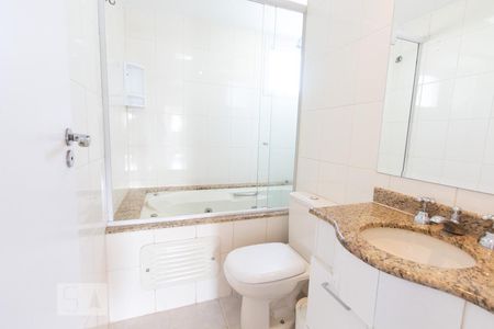 Banheiro de apartamento à venda com 3 quartos, 102m² em Mirandópolis, São Paulo