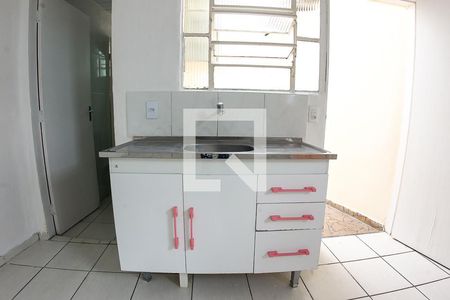 Cozinha de casa para alugar com 1 quarto, 30m² em Vila Sonia, São Paulo