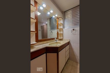 Banheiro de apartamento à venda com 3 quartos, 86m² em Chácara Santo Antônio (zona Sul), São Paulo