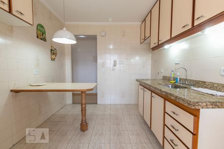 Cozinha de apartamento para alugar com 2 quartos, 90m² em Vila Celeste, São Paulo