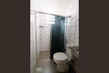 Banheiro 01 de apartamento para alugar com 3 quartos, 104m² em  Residencial Morada das Águas (águas Claras), Brasília