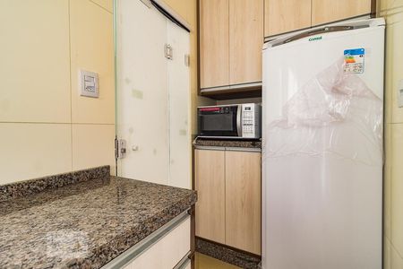 Cozinha de kitnet/studio para alugar com 1 quarto, 35m² em São João, Porto Alegre