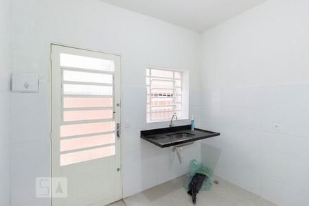 Cozinha de casa para alugar com 1 quarto, 30m² em Vila Diva, São Paulo