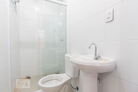 Banheiro de casa para alugar com 1 quarto, 30m² em Vila Diva, São Paulo