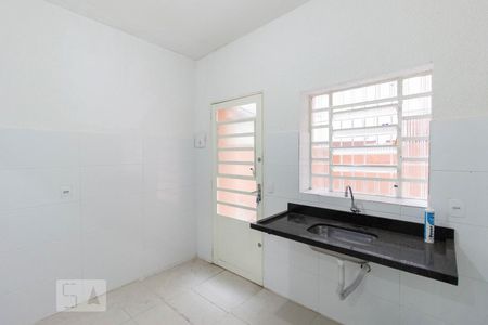 Cozinha de casa para alugar com 1 quarto, 30m² em Vila Diva, São Paulo