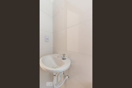 Banheiro de apartamento para alugar com 1 quarto, 30m² em Vila Diva (zona Norte), São Paulo