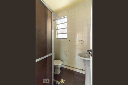 Banheiro de casa para alugar com 2 quartos, 70m² em Piedade, Rio de Janeiro