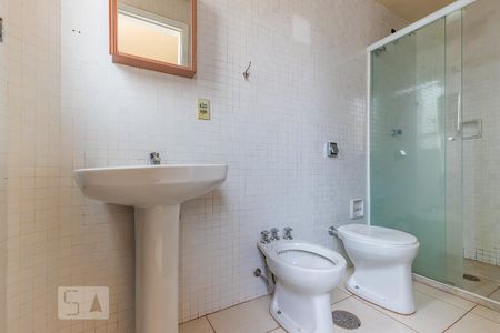 Banheiro da suíte de apartamento à venda com 1 quarto, 50m² em Centro, Campinas