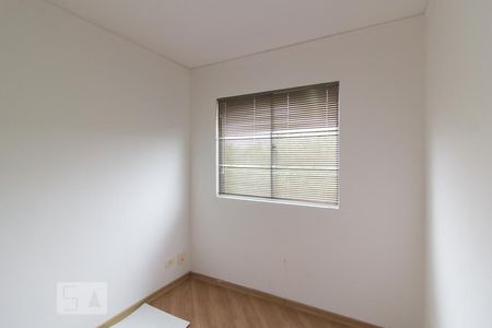 Quarto 1 de apartamento para alugar com 3 quartos, 70m² em Uberaba, Curitiba