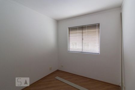 Quarto 3 de apartamento para alugar com 3 quartos, 70m² em Uberaba, Curitiba