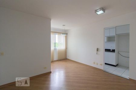 Sala de apartamento para alugar com 3 quartos, 70m² em Uberaba, Curitiba