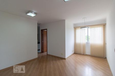 Sala de apartamento para alugar com 3 quartos, 70m² em Uberaba, Curitiba