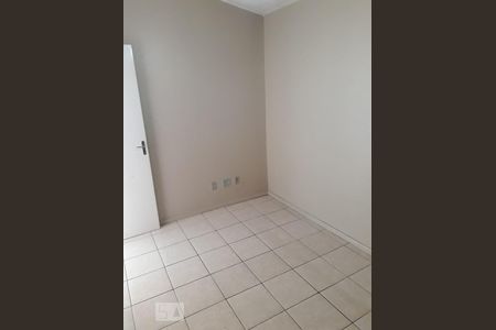 Quarto 2 de apartamento para alugar com 2 quartos, 49m² em Marechal Rondon, Canoas