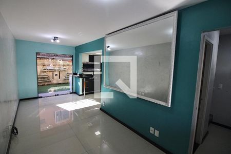 Sala de casa de condomínio à venda com 3 quartos, 95m² em Vargem Pequena, Rio de Janeiro