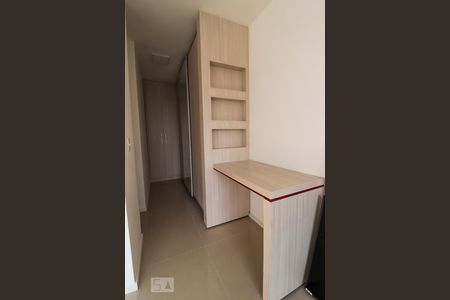 Quarto de kitnet/studio para alugar com 1 quarto, 40m² em Jardim Goiás, Goiânia