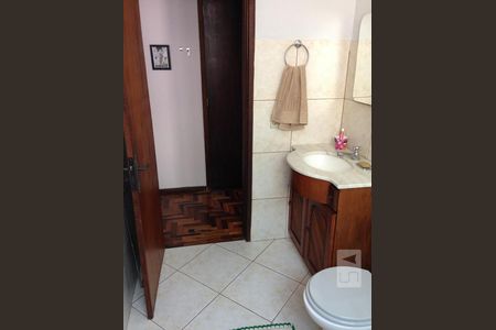 Banheiro de apartamento à venda com 1 quarto, 44m² em Jardim Floresta, Porto Alegre