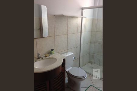 Banheiro de apartamento à venda com 1 quarto, 44m² em Jardim Floresta, Porto Alegre