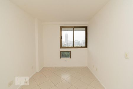 SUÍTE de apartamento para alugar com 2 quartos, 88m² em Centro, Niterói