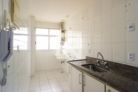 Apartamento à venda com 153m², 2 quartos e 2 vagas Apartamento à venda com 153m², 2 quartos e 2 vagasCozinha e Área de Serviço
