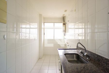 Apartamento à venda com 153m², 2 quartos e 2 vagas Apartamento à venda com 153m², 2 quartos e 2 vagasCozinha e Área de Serviço