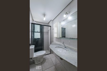 Banheiro de apartamento para alugar com 1 quarto, 45m² em Aclimação, São Paulo