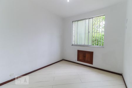 Quarto 1 de apartamento para alugar com 2 quartos, 55m² em Jacarepaguá, Rio de Janeiro