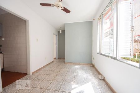 Sala  de apartamento para alugar com 1 quarto, 35m² em Jardim Itu Sabará, Porto Alegre