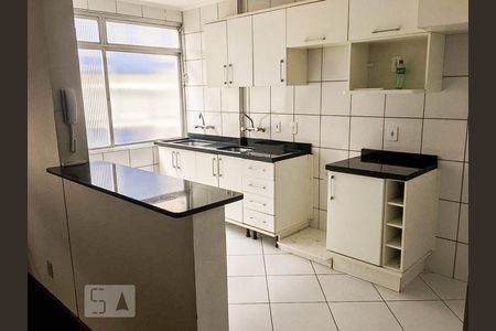 Cozinha de apartamento à venda com 2 quartos, 65m² em São João, Porto Alegre