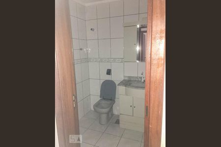 Banheiro de apartamento à venda com 2 quartos, 65m² em São João, Porto Alegre