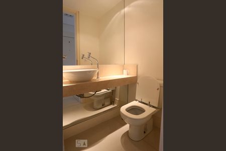 Lavabo de apartamento à venda com 3 quartos, 168m² em Vila Andrade, São Paulo