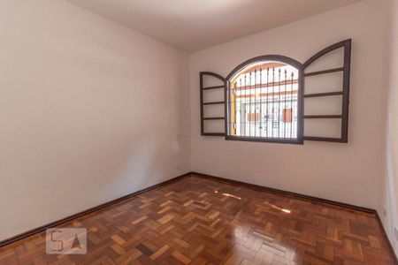Quarto 2 de casa para alugar com 2 quartos, 70m² em Jardim Ester, São Paulo