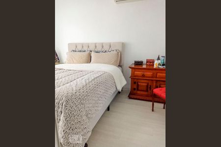 Dormitório de apartamento à venda com 3 quartos, 59m² em Santa Tereza, Porto Alegre