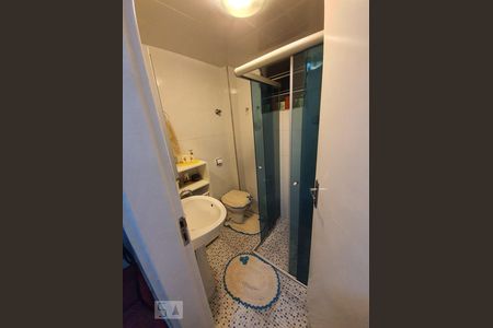 Banheiro de apartamento à venda com 2 quartos, 49m² em Vila Ester (zona Norte), São Paulo