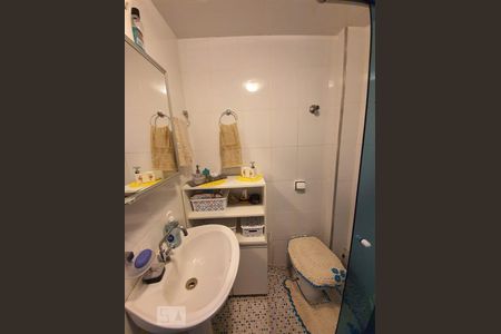 Banheiro de apartamento à venda com 2 quartos, 49m² em Vila Ester (zona Norte), São Paulo