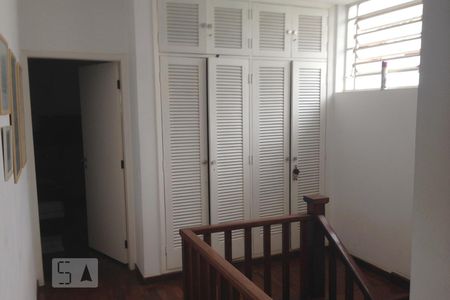 Escada de casa à venda com 4 quartos, 250m² em Jardim Leonor, São Paulo