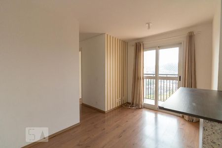 Sala de apartamento para alugar com 3 quartos, 60m² em Jardim Las Vegas, Guarulhos