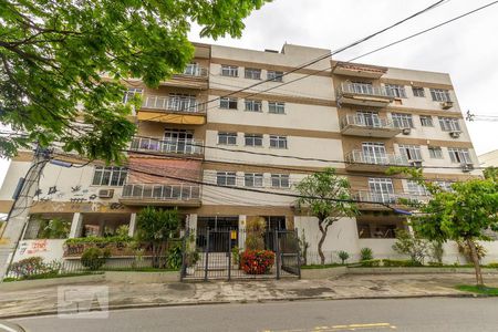 Apartamento à venda com 80m², 2 quartos e 1 vaga Apartamento à venda com 80m², 2 quartos e 1 vagaFachada